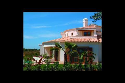 The scheme in the Algarve includes 122 villas. 